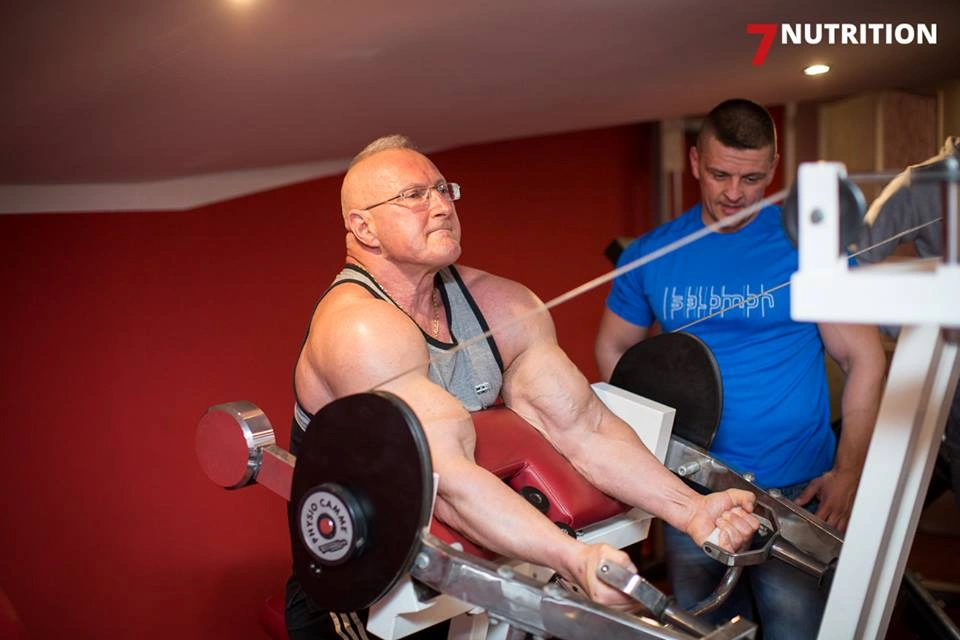 Siłownia TRICEPS-GYM - Profesjonalne wyposażenie i sprzęt treningowy 5